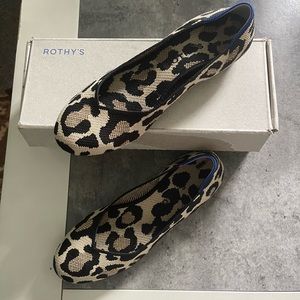 NEW round toe Rothy’s in desert cat